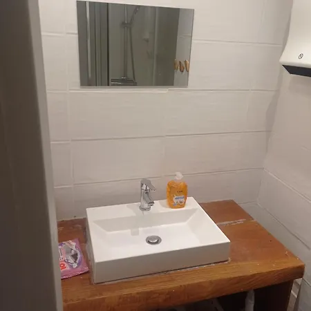 Petit Cocon Avec Terrasse A 150m De L'ocean Apartmán *