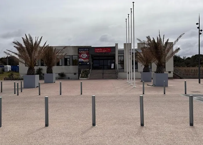 Petit Cocon Avec Terrasse à 150m De L'océan * Soulac-sur-Mer